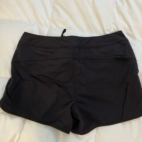 Patagonia women’s shorts size 8 - Picture 8 of 11